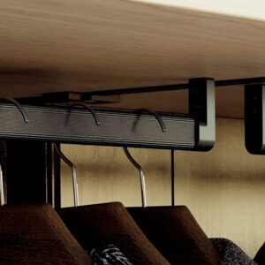 Tringle penderie ovale noire